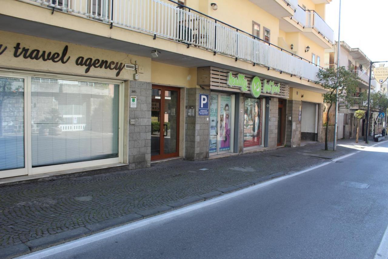 Sorrento Comfort House Con Piscina Exterior photo